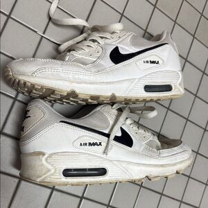 Nike White and Black Air Max Sneakers Womens 9.5